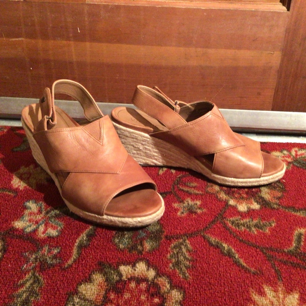 Vionic Sandals Size 9 Zamar Espadrille Wedge Brown